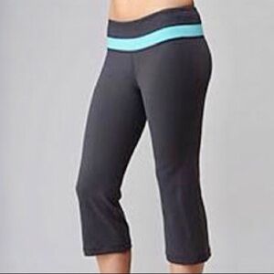 Lululemon Athletica‎ fully Reversible Groove dark gray crop Leggings size 8